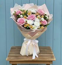 Букет цветов из:  Гвоздики, Орхидеи и Розы #REPLACE_PRED# Ухолово