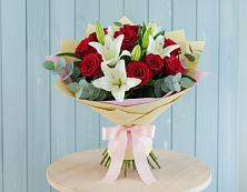 Букет цветов из:  Лилии и Розы в Ухолово