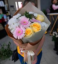 Букет цветов из:  Герберы, Розы и Хризантемы в Ухолово