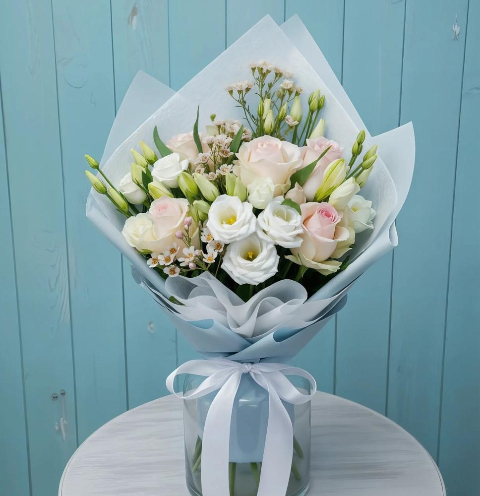 Букет цветов из: Розы и Лизиантусы в Ухолово