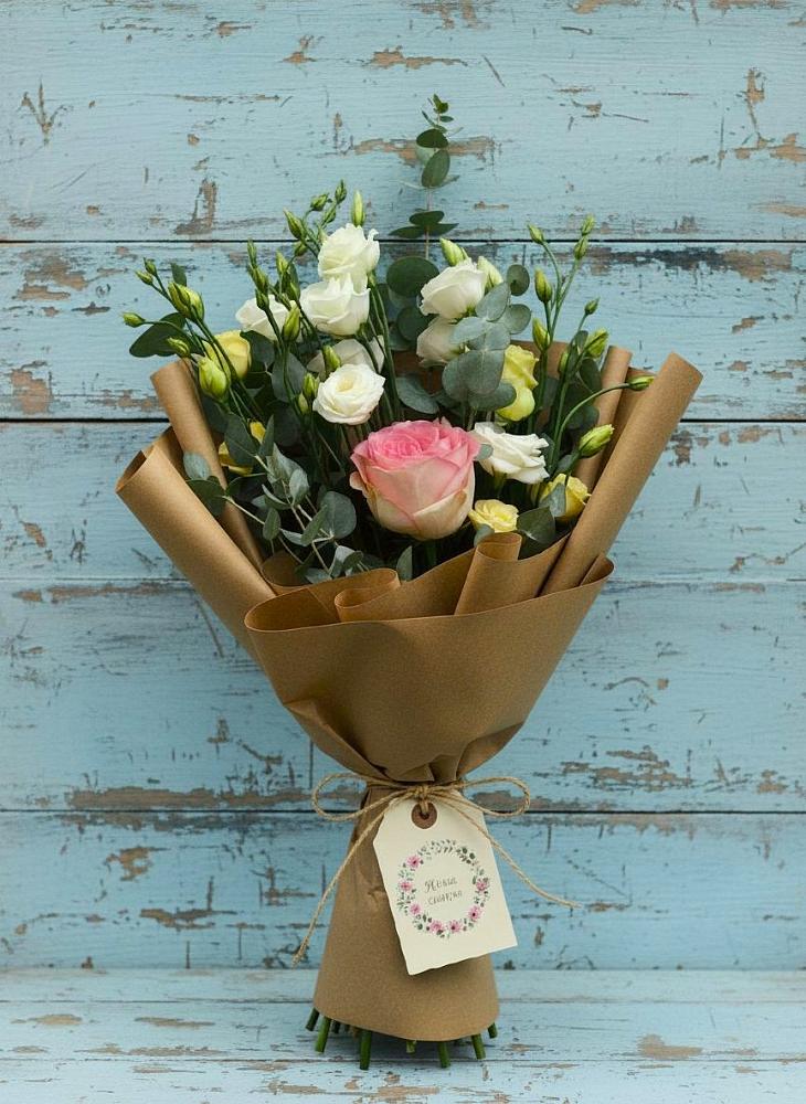 Букет цветов из: Розы и Лизиантусы в Ухолово