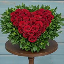 Цветочная композиция из Розы в виде сердца в Ухолово