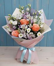 Букет цветов из:  Лизиантусы, Розы, Альстромерии и Гипсофила в Ухолово