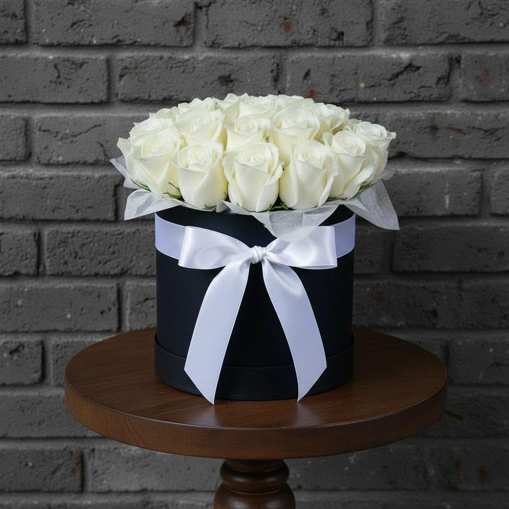 Цветочная композиция из Розы в шляпной коробке в Ухолово