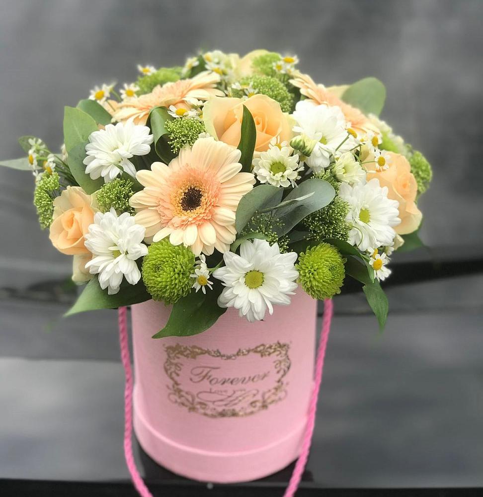 Цветочная композиция из Розы, Герберы и Хризантемы в шляпной коробке в Ухолово