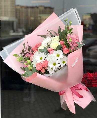 Букет цветов из: Розы, Лизиантусы и Хризантемы в Ухолово