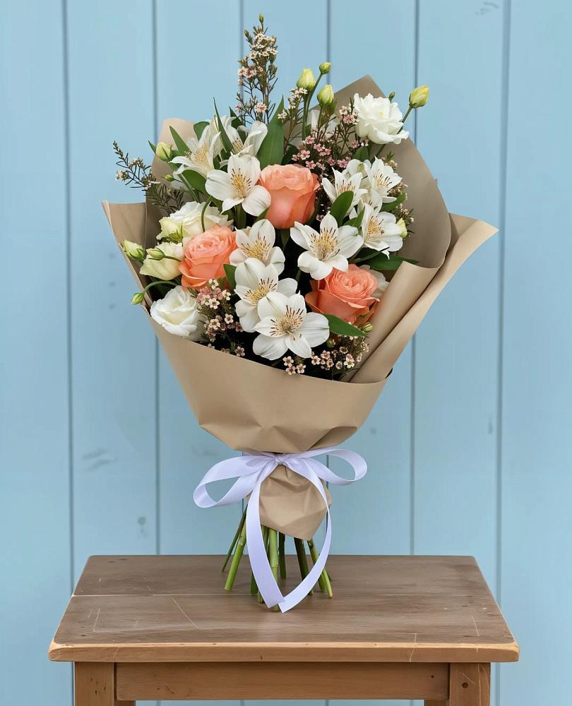 Букет цветов из: Альстромерии, Лизиантусы, Розы и Хризантемы в Ухолово